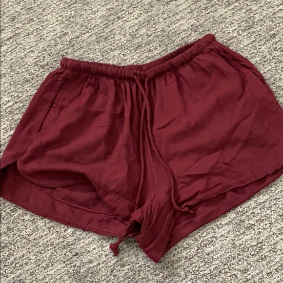 Brandy Melville maroon shorts - Picture 1 of 2